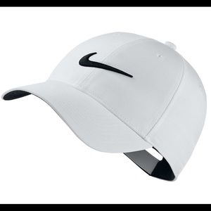 WHITE NIKE HAT/CAP